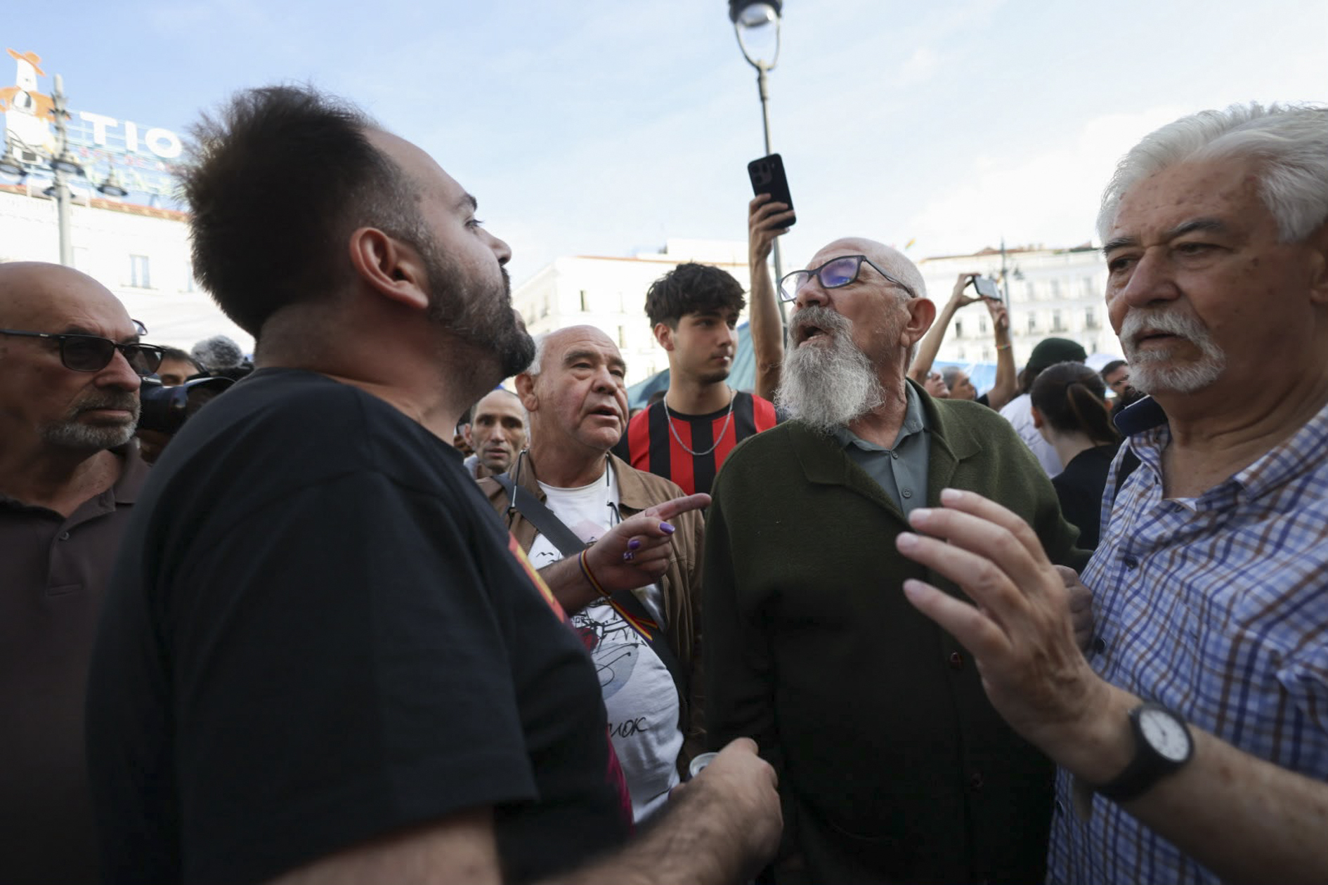 Acampada Madrid en crisis: 4,5 mil protestantes y desalojo