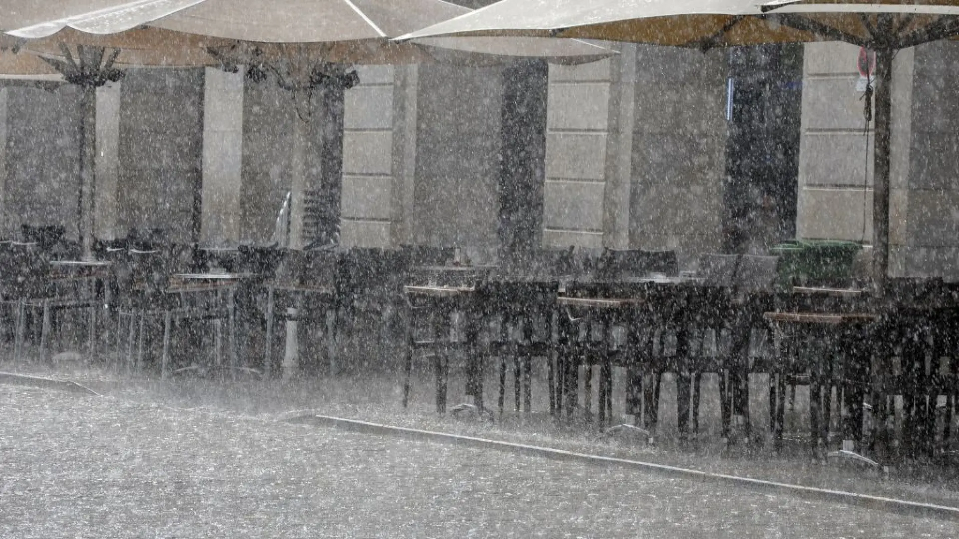 Alerta lluvias en Catalunya: colegios mantienen a niños en aulas | El Informador