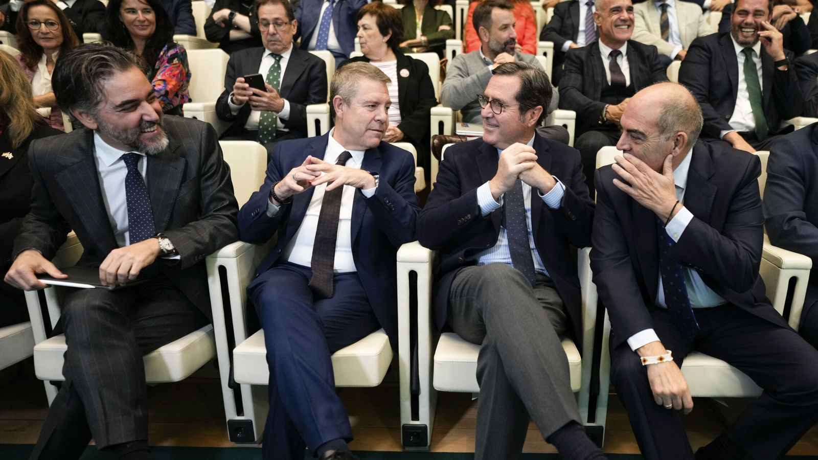 La confianza empresarial en España cae un 1,8% en el tercer trimestre de 2026, reflejando incertidumbre económica y tensiones internacionales