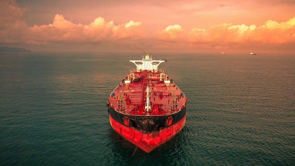 Cierre del Estrecho de Ormuz eleva precios del petróleo | El Informador