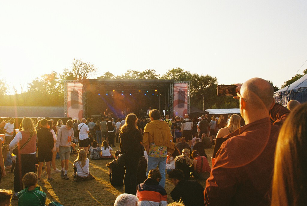 La crisis de festivales en España provoca pérdidas históricas y amenaza empleos en 2025