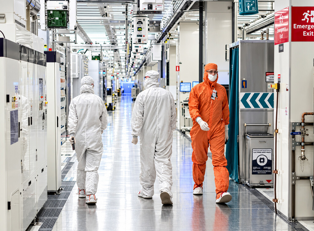 EE.UU. mantiene 38% de chips en China en 2026 pese a inversiones millonarias