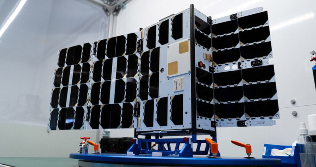 Nanosatélite español con sistema de propulsión eléctrica en órbita