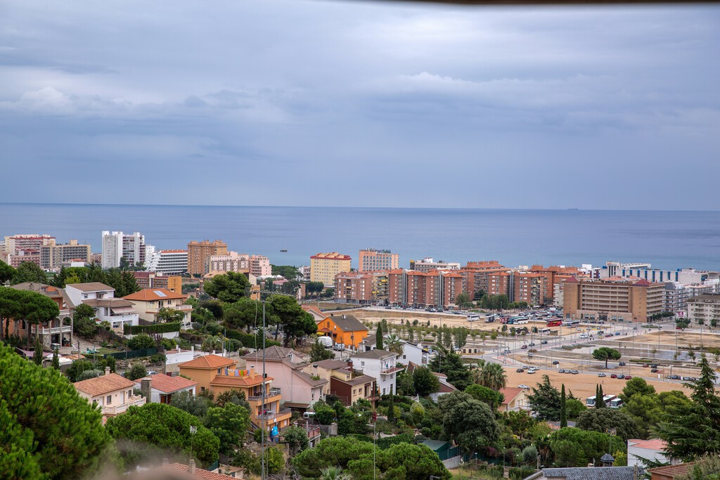 Salou desplaza a Benidorm en plazas del Imserso 2026, impulsado por inversión y nuevas políticas