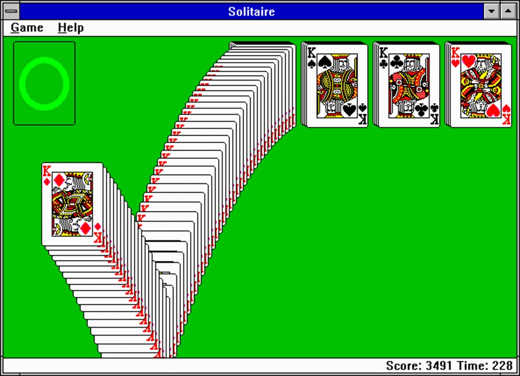 Captura de pantalla del juego Solitario en Windows mostrando cartas en pantalla