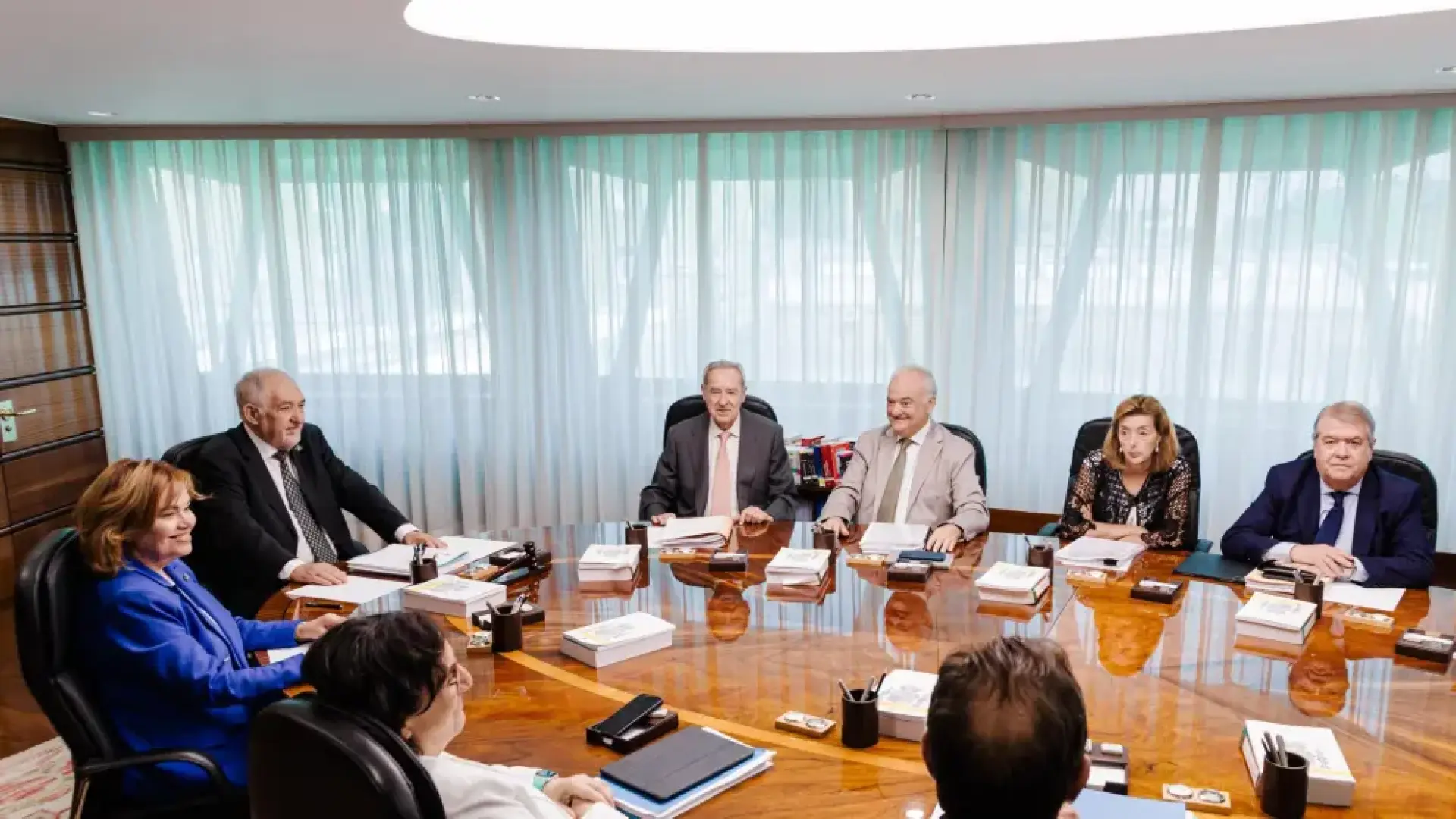 El Tribunal Constitucional decidirá si mantiene o levanta la suspensión del derecho al voto a 45,000 ciudadanos nacionalizados en España