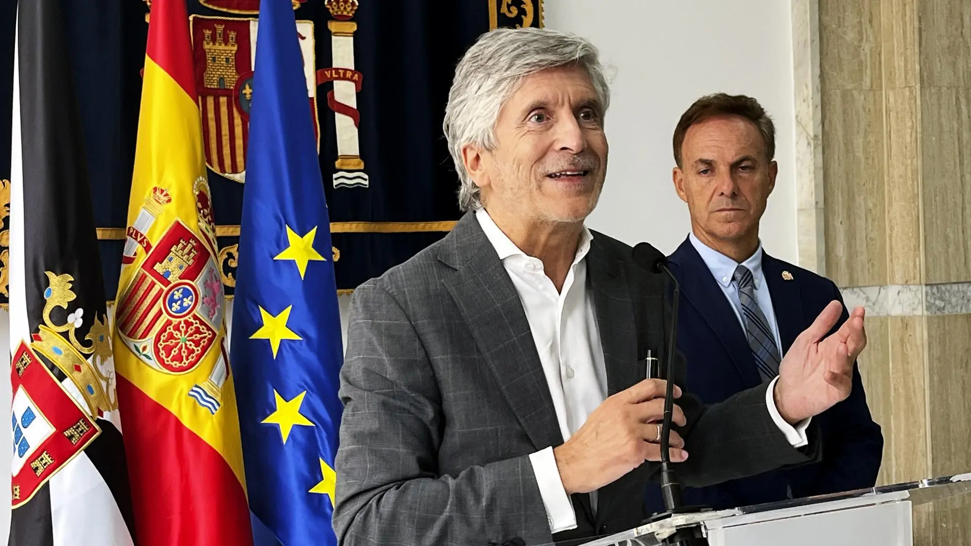 Operativo de desalojo en Ceuta avanza con 3.200 migrantes trasladados y finaliza antes del 1 de noviembre