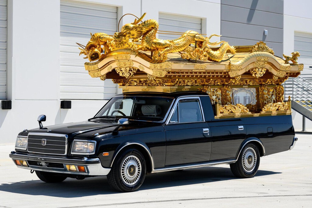 La desaparición de los coches fúnebres de lujo Miyagata Reikyusha en Japón por restricciones regulatorias