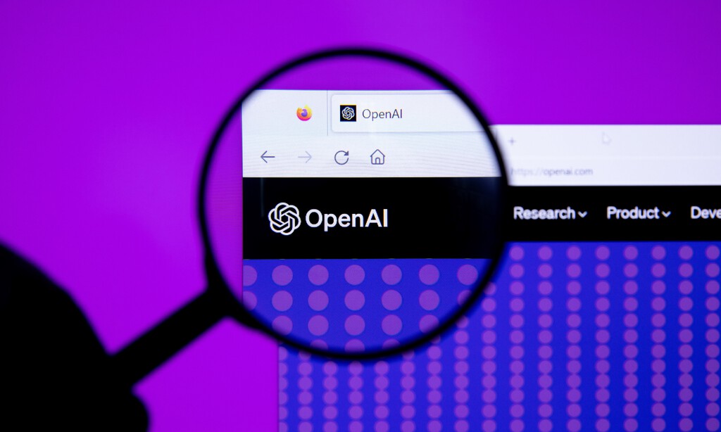 Empleado de OpenAI detecta micrófono oculto en sala de servidores en San Francisco