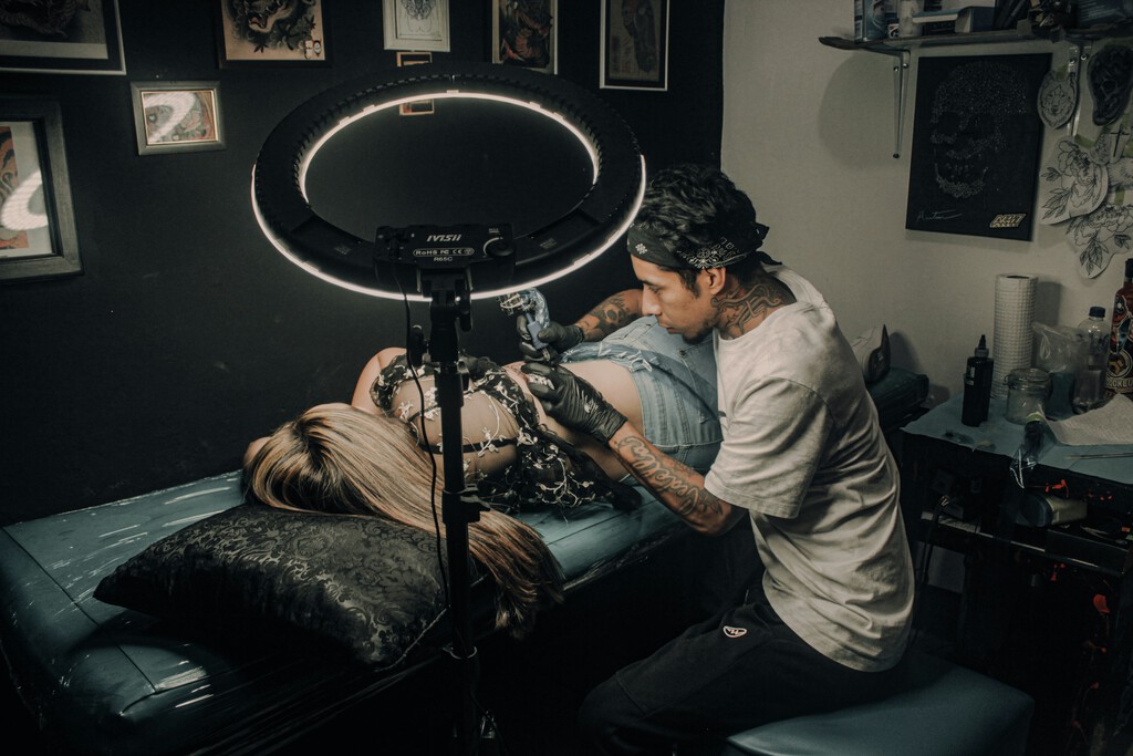 Tatuajes en España: más del 52% de adultos los tiene | El Informador