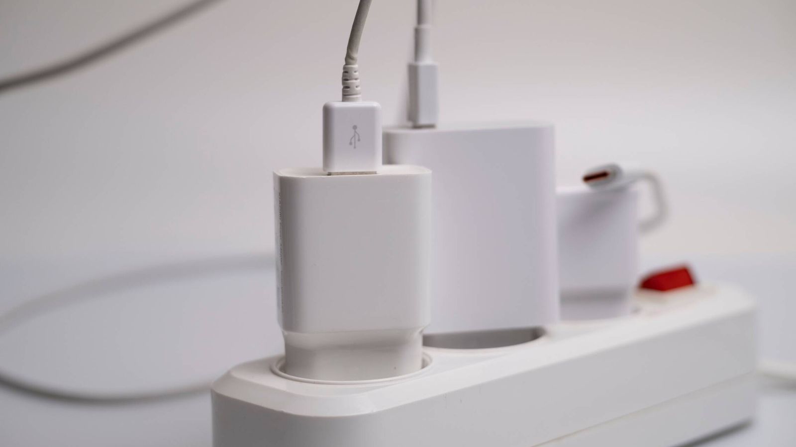 El precio de la electricidad en España sube un 20% en 2026, alcanzando 166,63 €/MWh