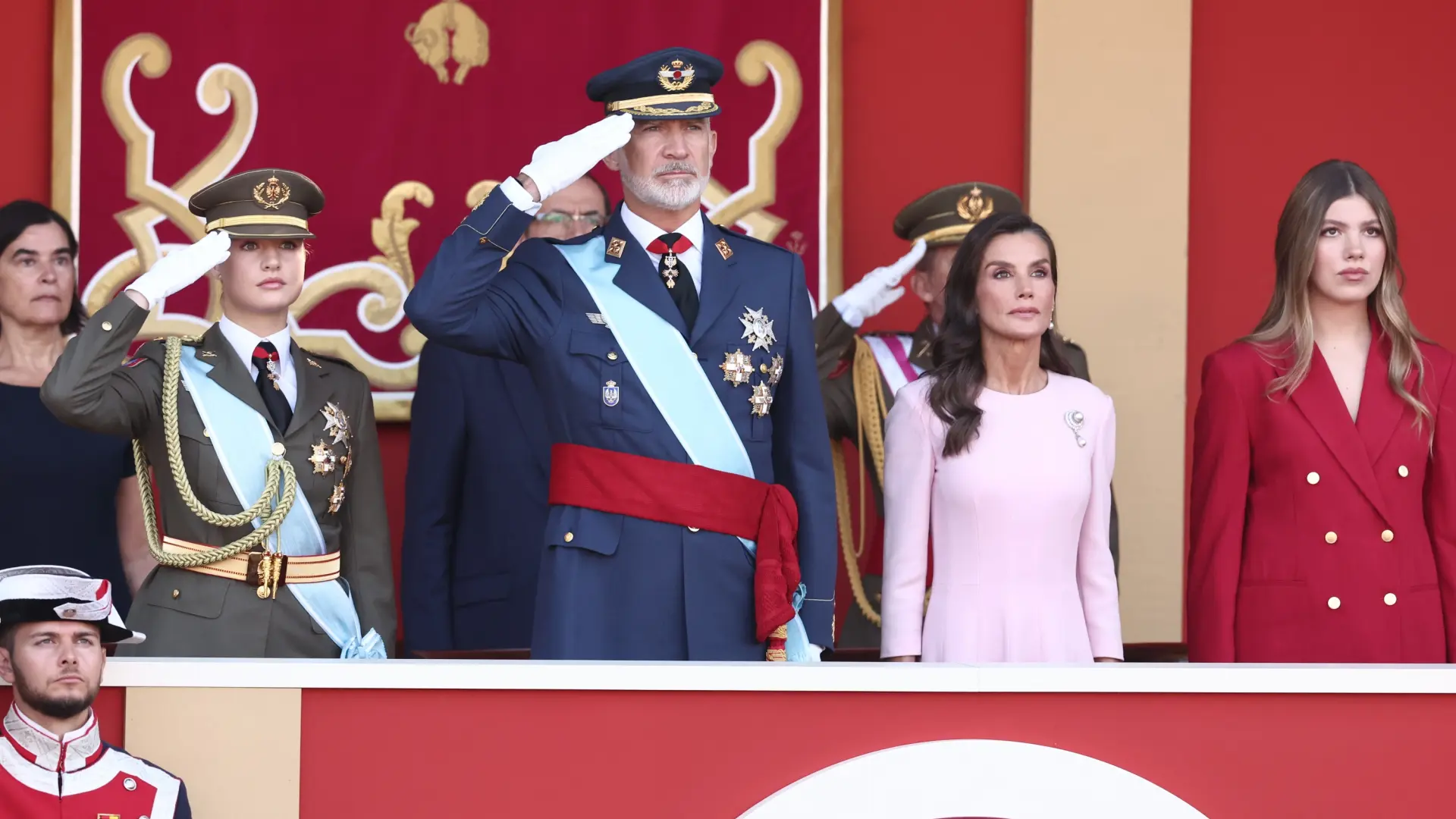Militares en desfile en Madrid con presencia de unidades en Ceuta y Melilla