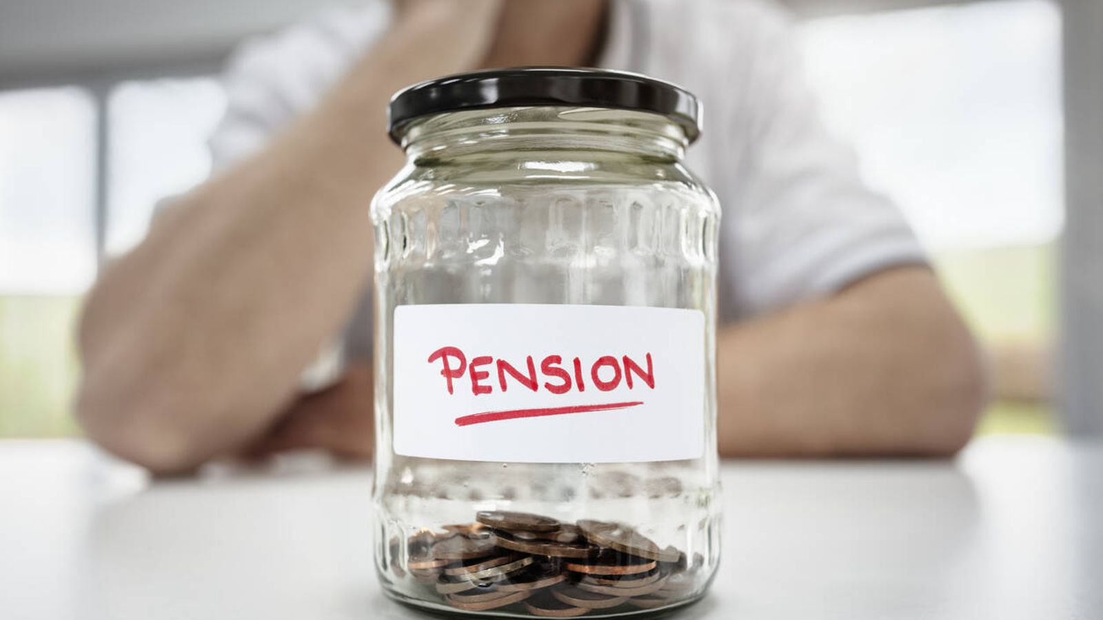 Reforma de pensiones en España 2026: controversia por recortes injustos a jubilados anticipados