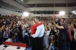 Pedro Sánchez dedica emotivo mensaje a Begoña Gómez en mitin en medio de tensión política y judicial