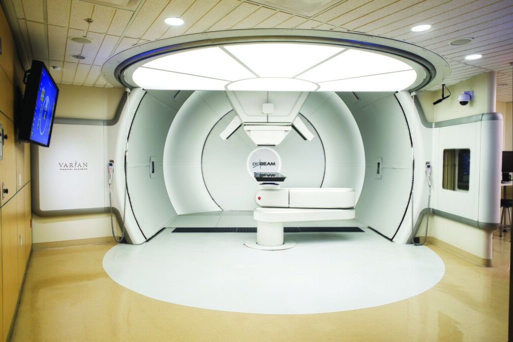 Equipos de protonterapia instalados en un hospital español en fase de preparación