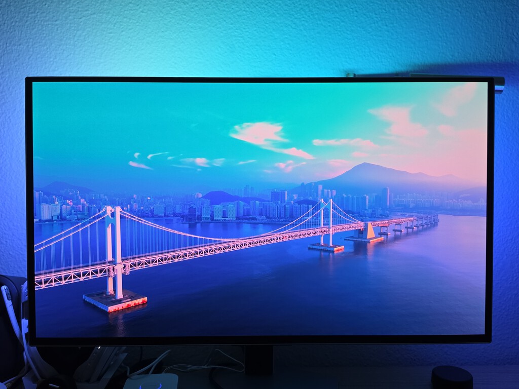 El auge de monitores con Ambilight impulsa el mercado tecnológico en 2026